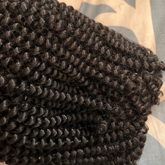 Beyond Beauty Spring Hair - Picture 3 of 3